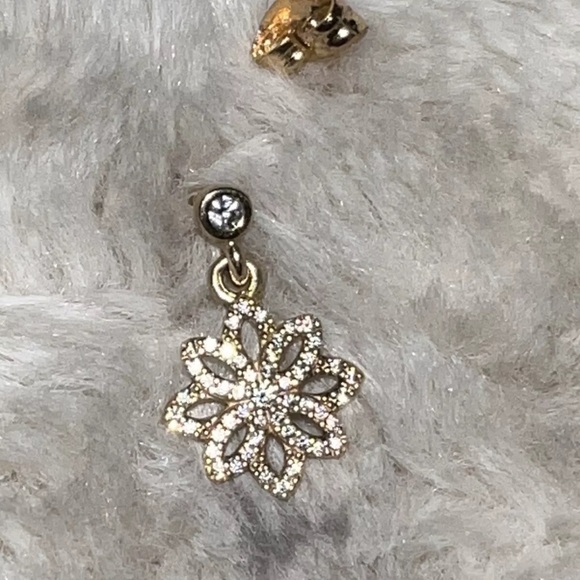 PANDORA Authentic 14K Gold ALE 585 Lace Botanique Dangle Earrings New - Picture 8 of 9